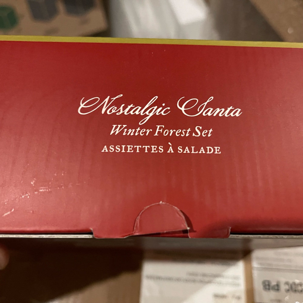 Pottery Barn Nostalgic Santa Winter Forrest Salad Plate Set of 4 - NIB - Picture 3 of 8